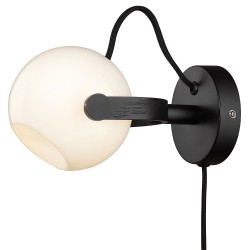 Halo Design D.C Væglampe ø12 G9, Opalic m. eg-sort